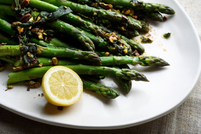 STEAMED ASPARAGUS WITH PISTACHIOS AND BROWN BUTTER